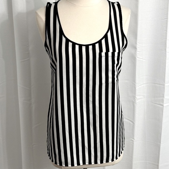 Forever 21 Women's Black & White Striped Poly Crepe Sleeveless Tank Top, Size L - Picture 1 of 5